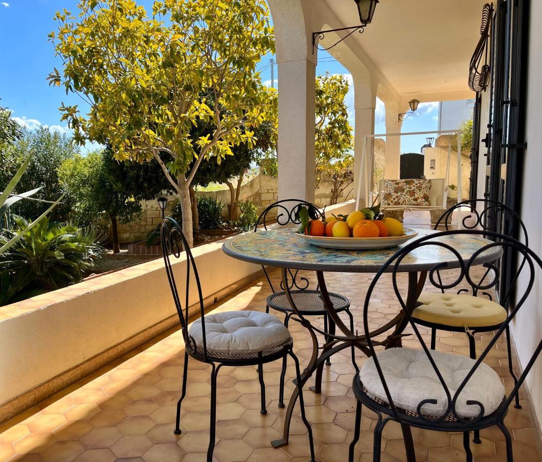 Villa Letizia Rooms & Apartments Noto Exterior foto